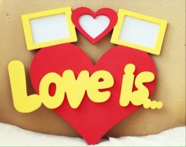 Рамка под фото «Love is»